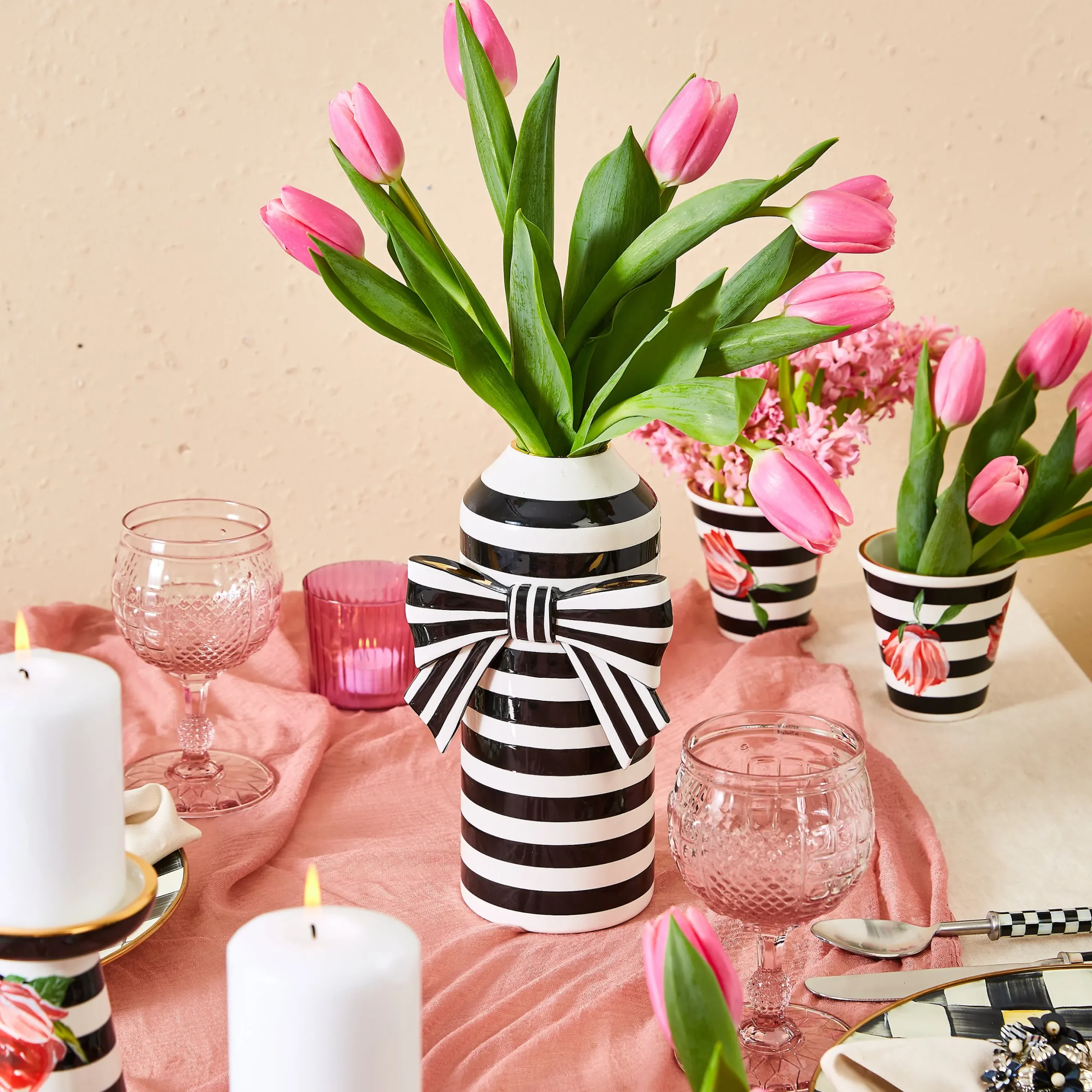 Courtly Bow Vase