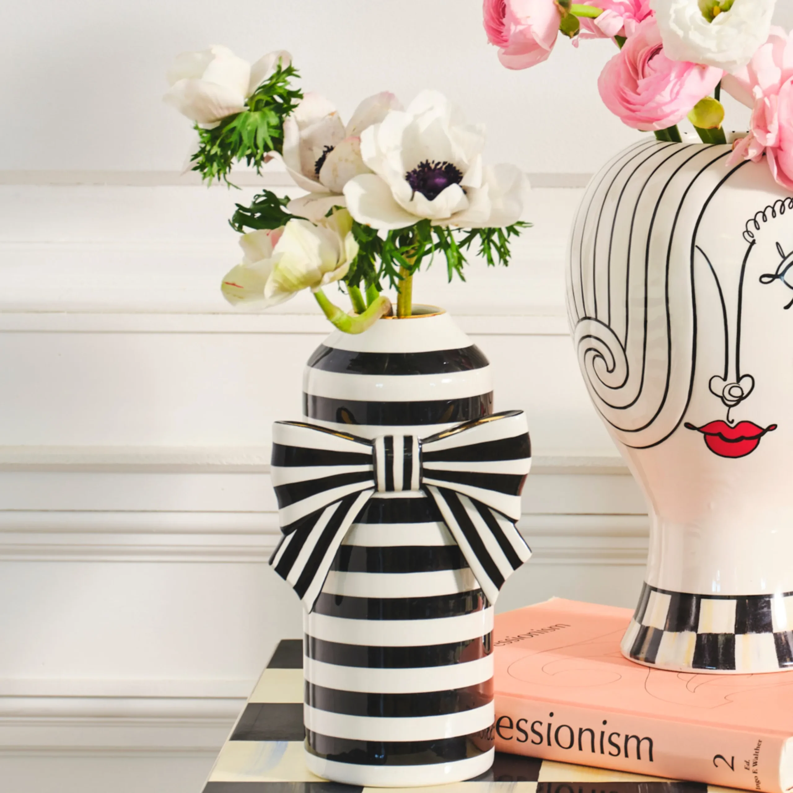 Courtly Bow Vase