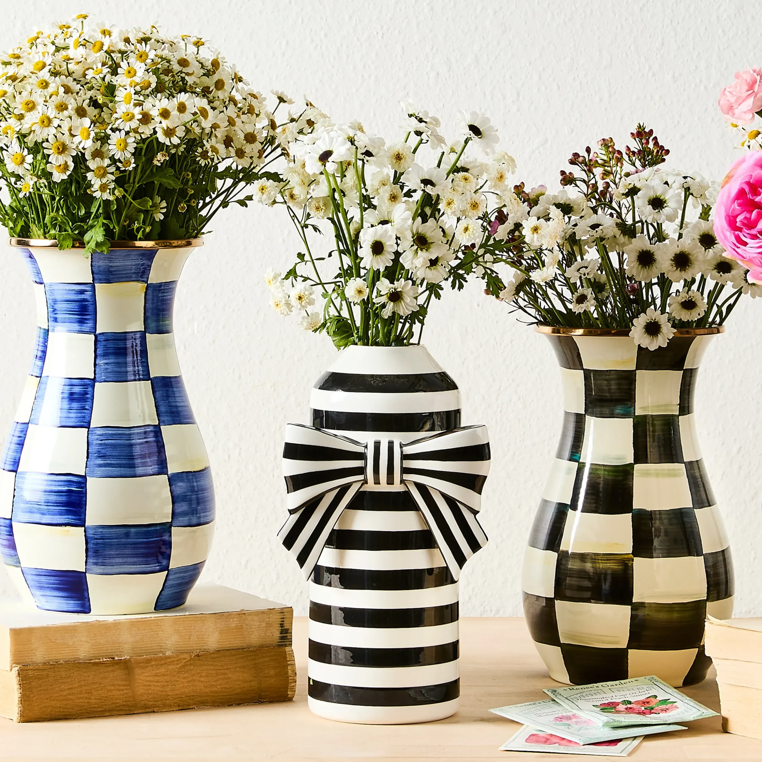 Courtly Bow Vase