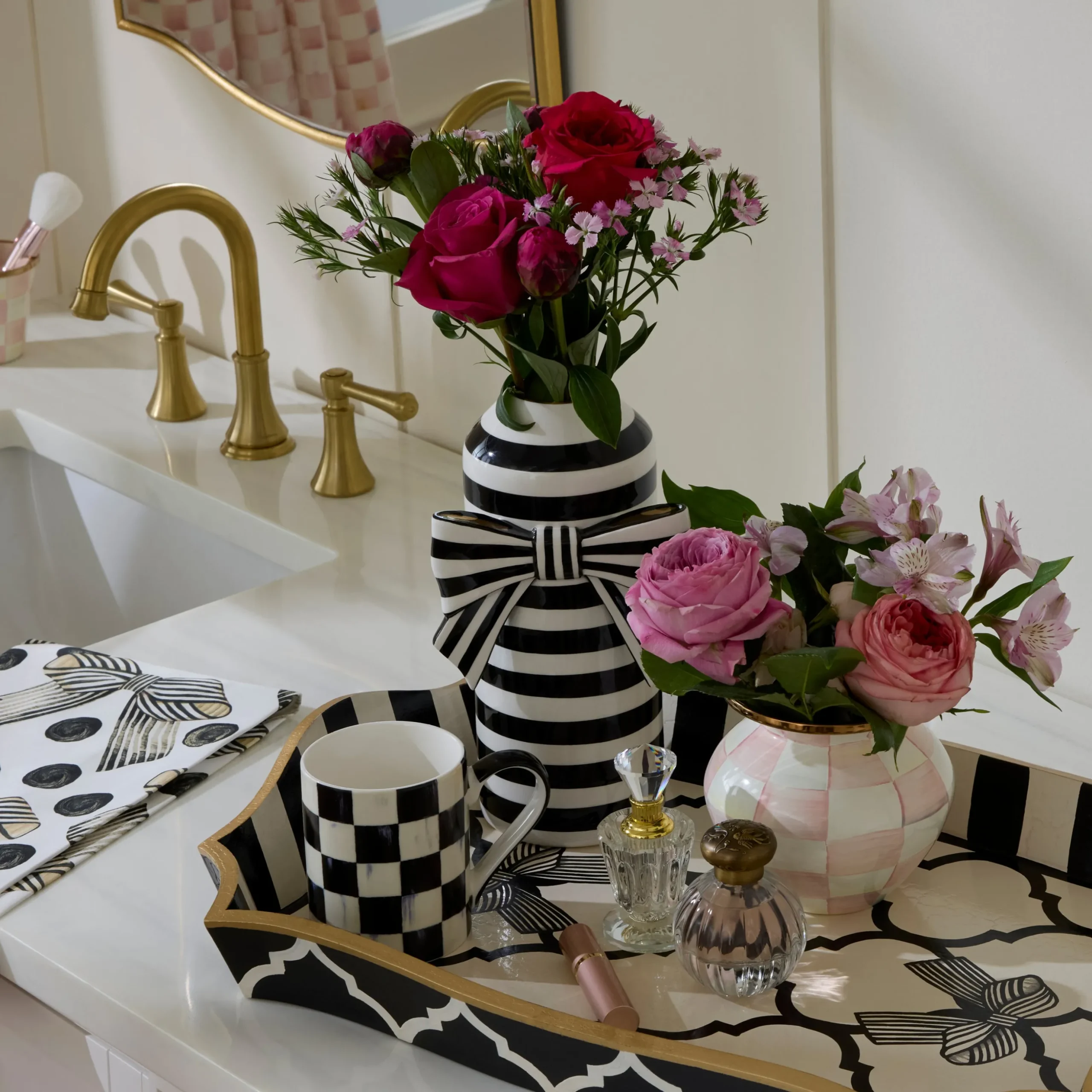 Courtly Bow Vase