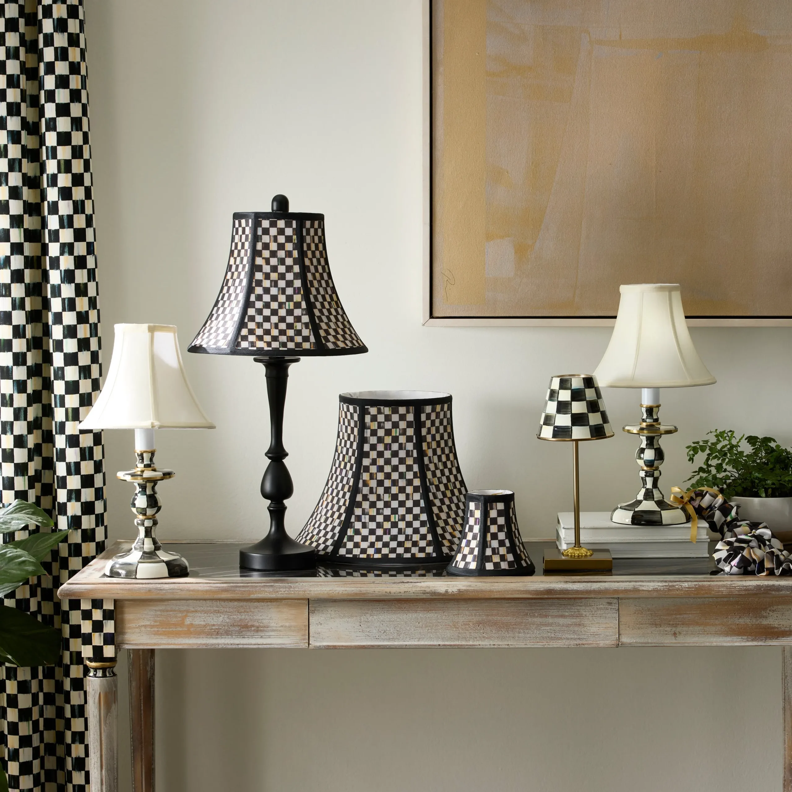 Courtly Check Candlestick Lamp