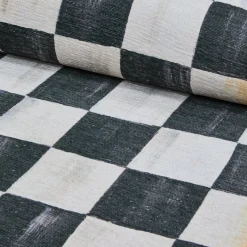 Courtly Checkered 5' x 7'6