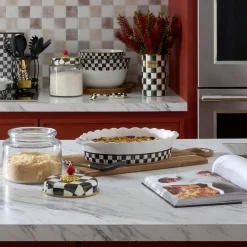 Courtly Check Everyday Medium Oval Baker