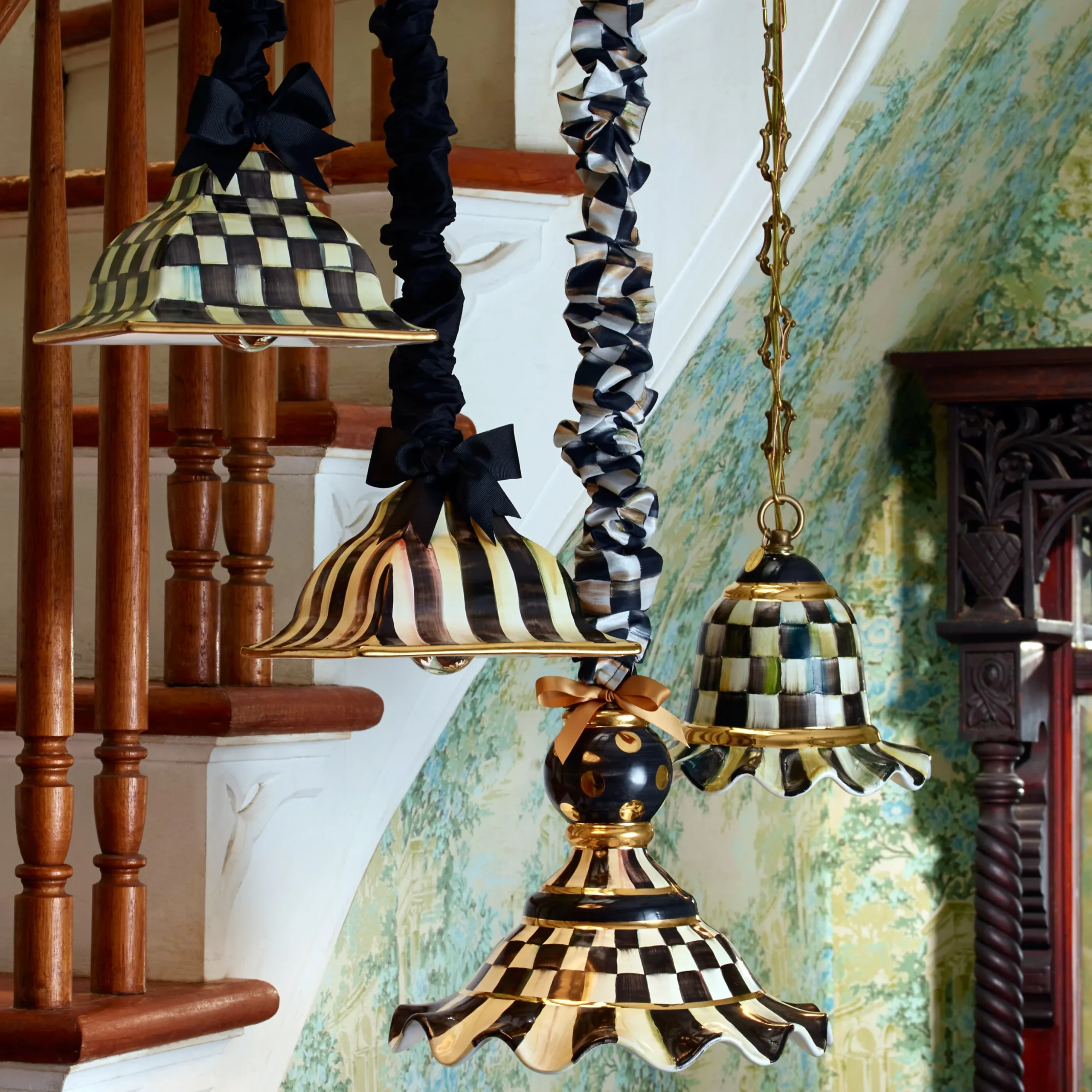 Courtly Check Medium Ceramic Pendant Lamp