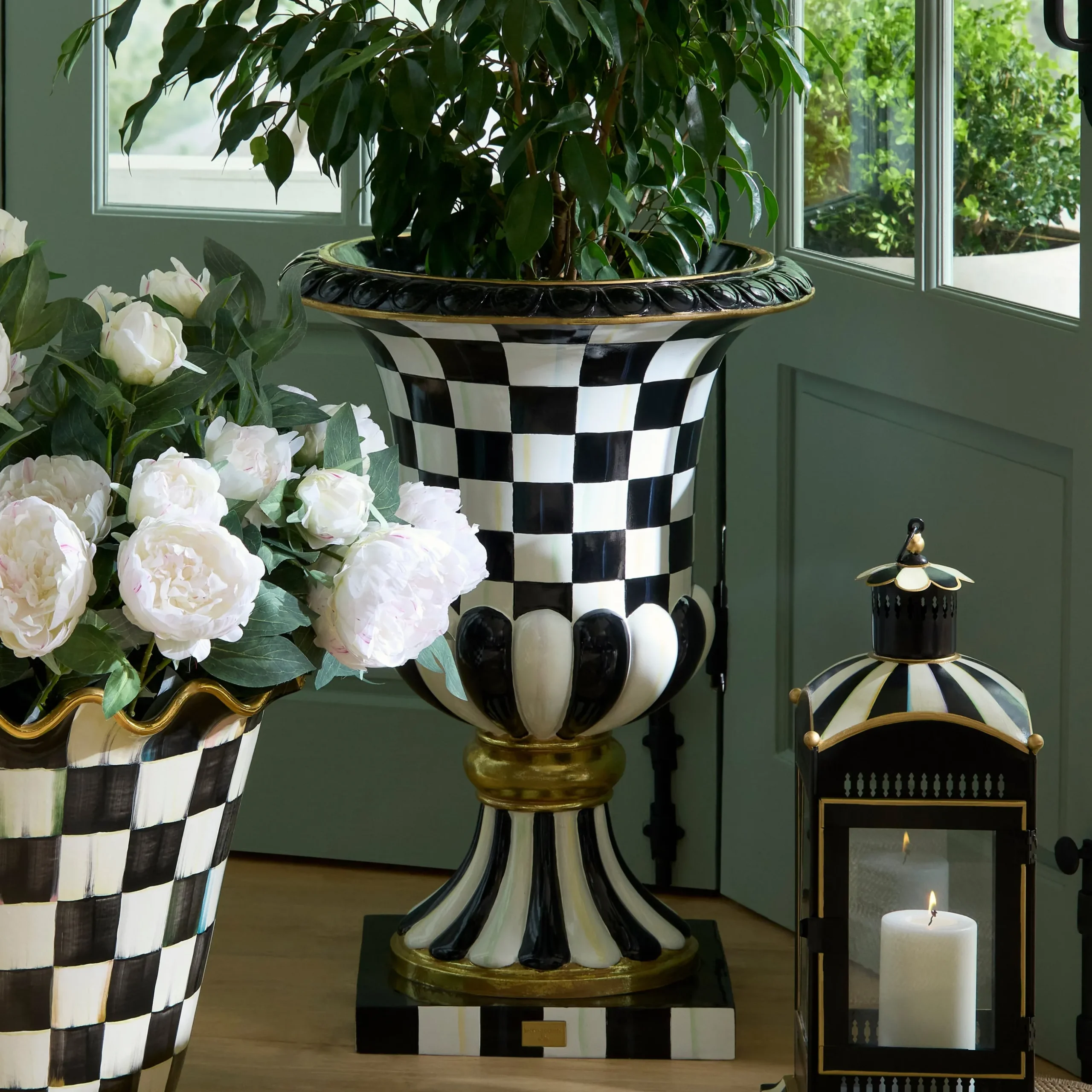 Courtly Check Pedestal Urn