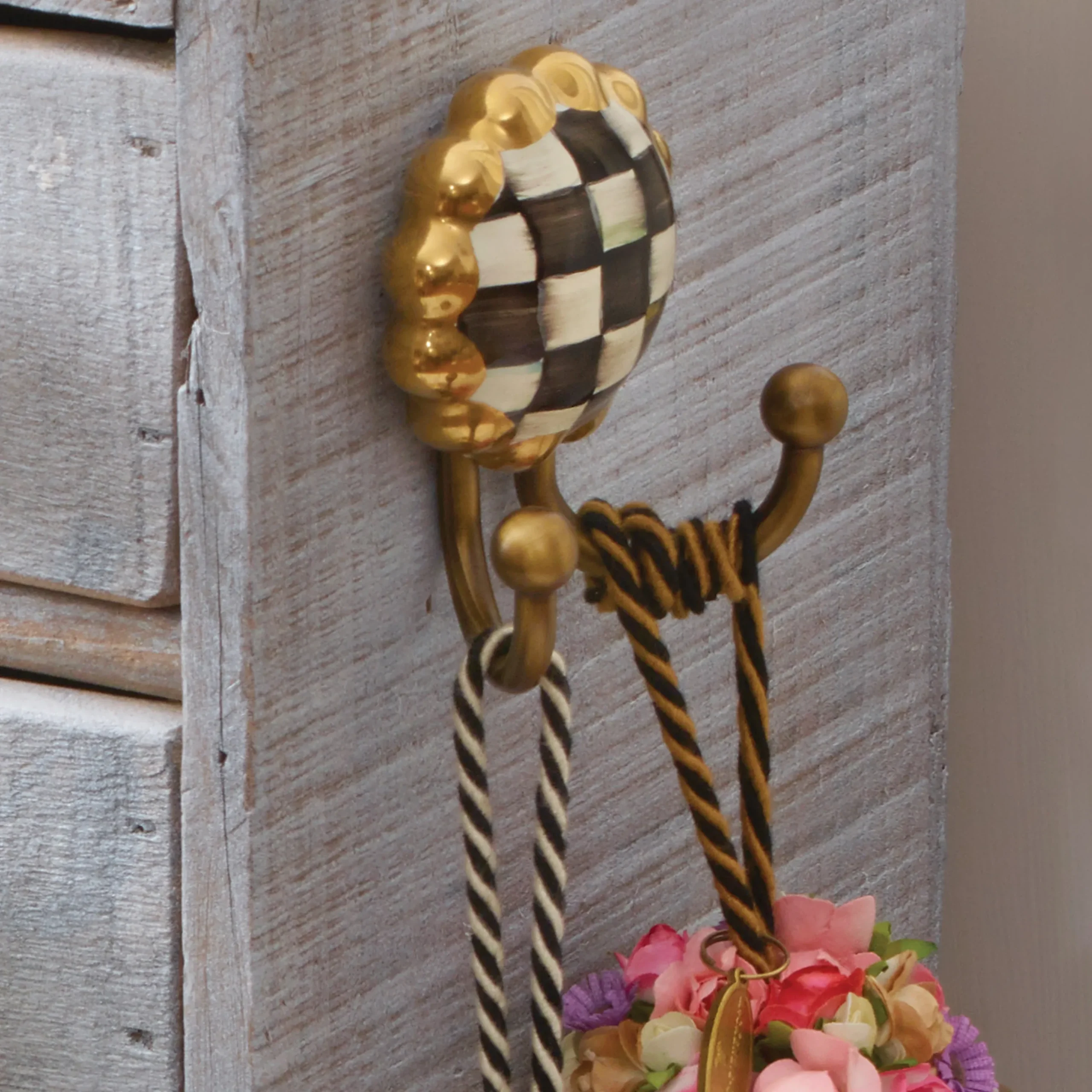 Courtly Check Round Hook