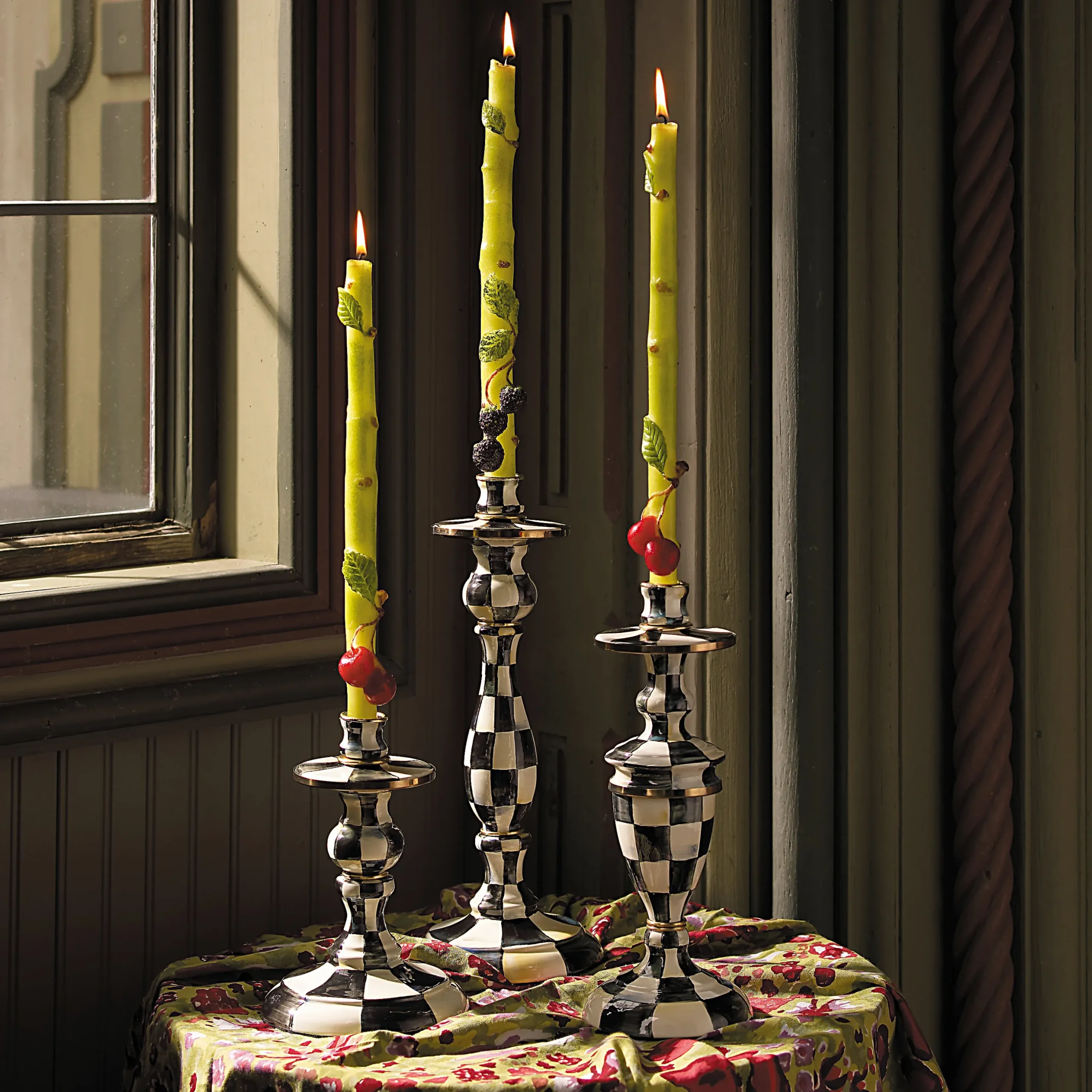 Courtly Check Small Enamel Candlestick