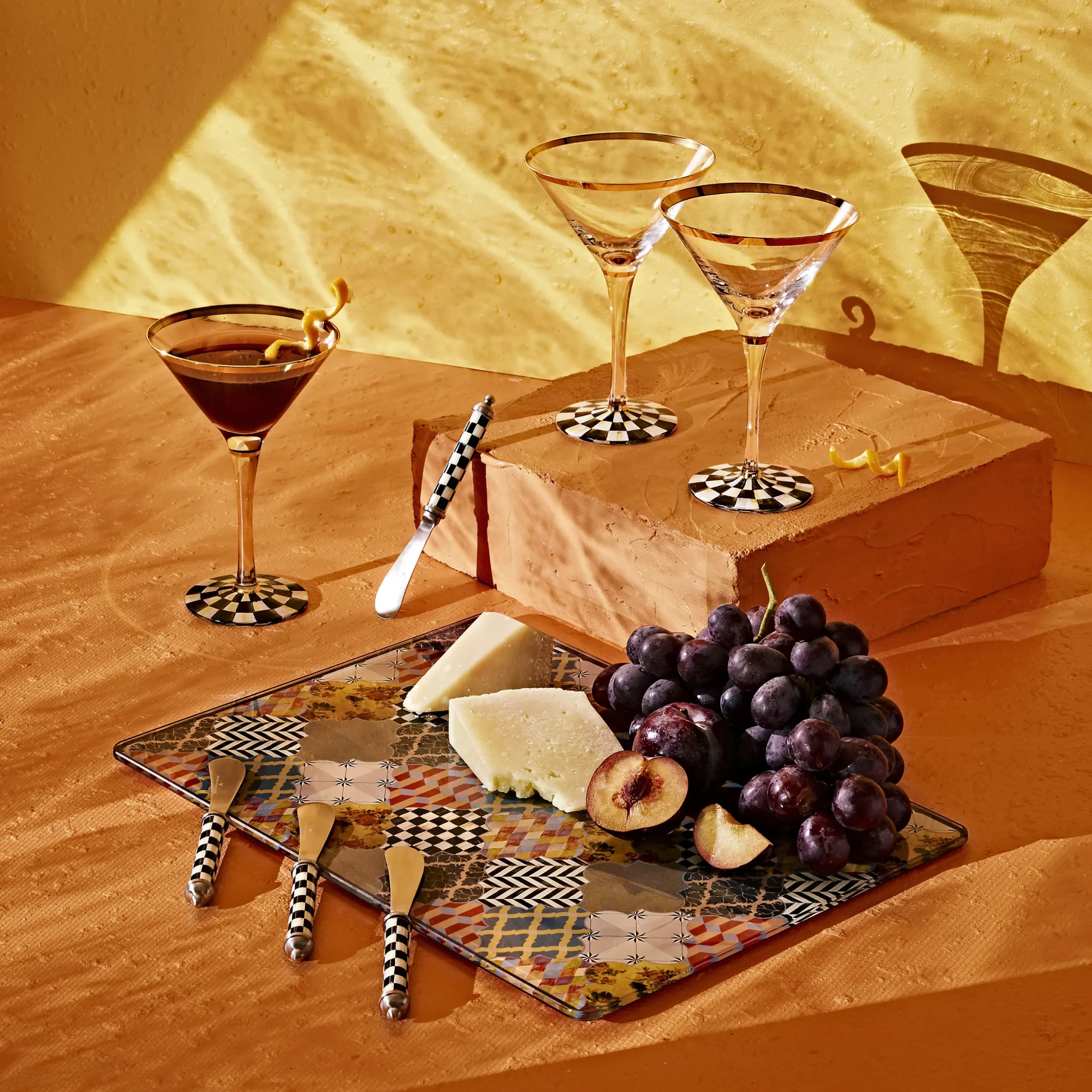 Courtly Check Supper Club Spreaders