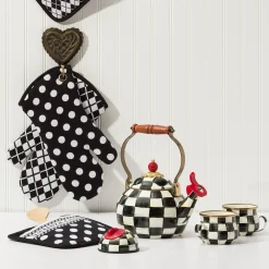 Courtly Check Teacup