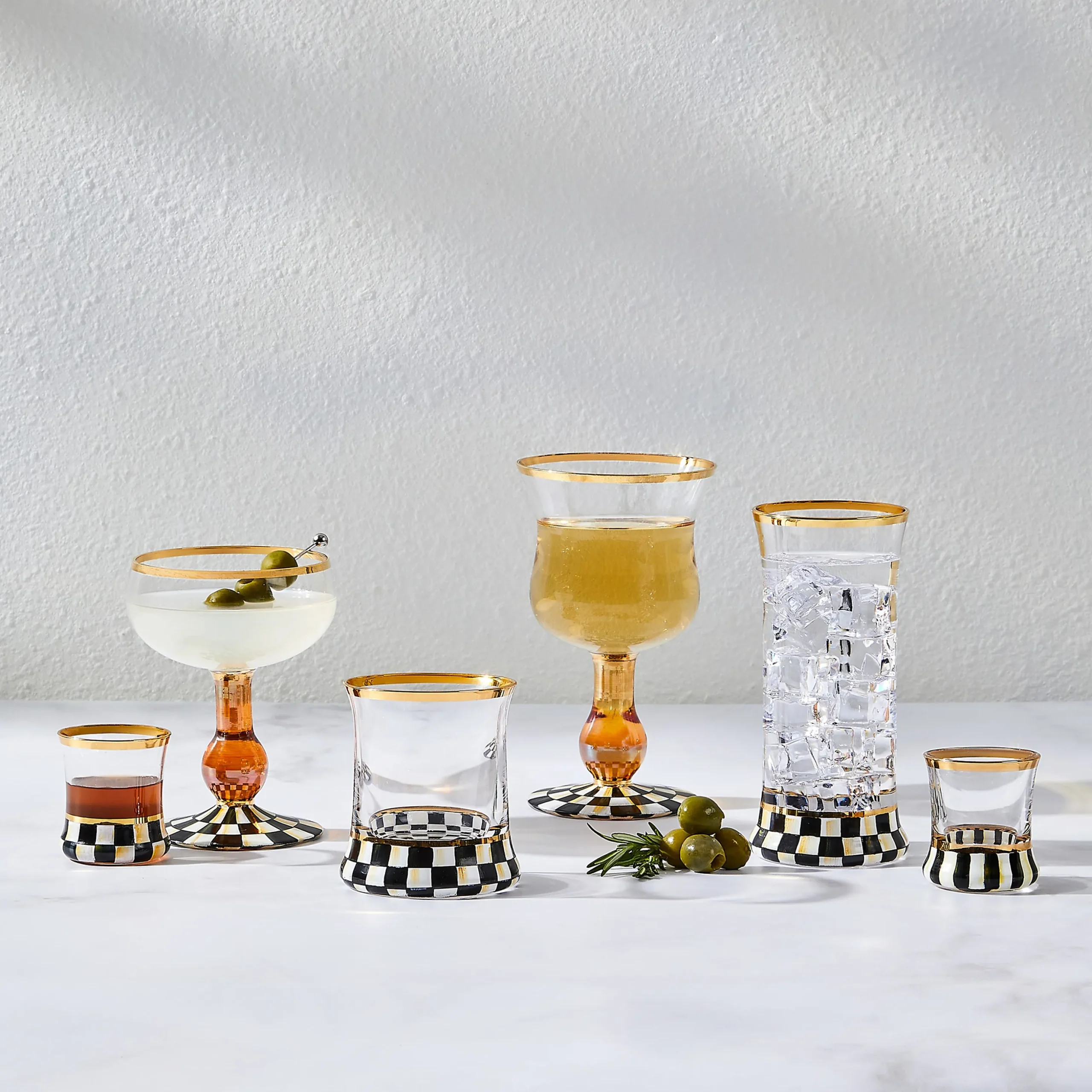 Courtly Check Wine Glass