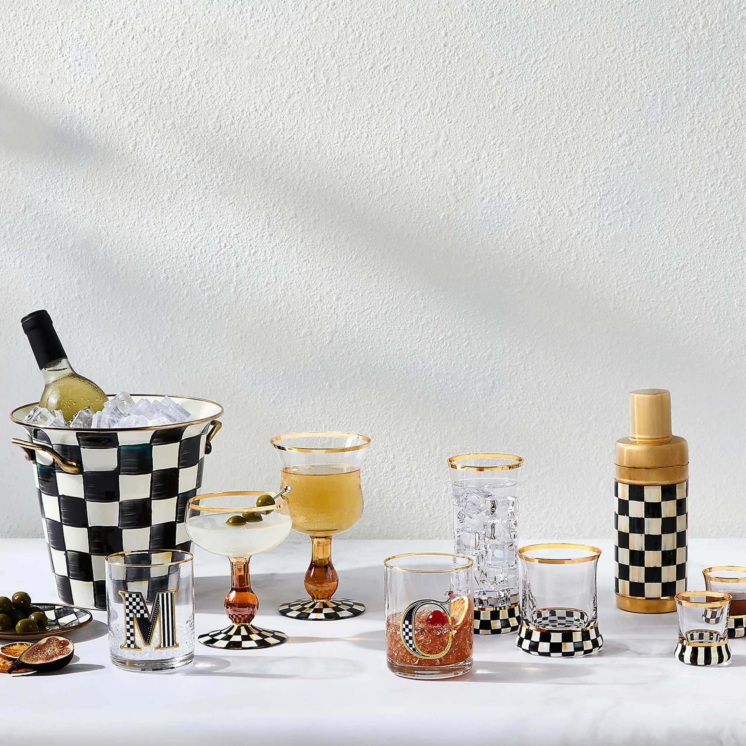 Courtly Check Wine Glass