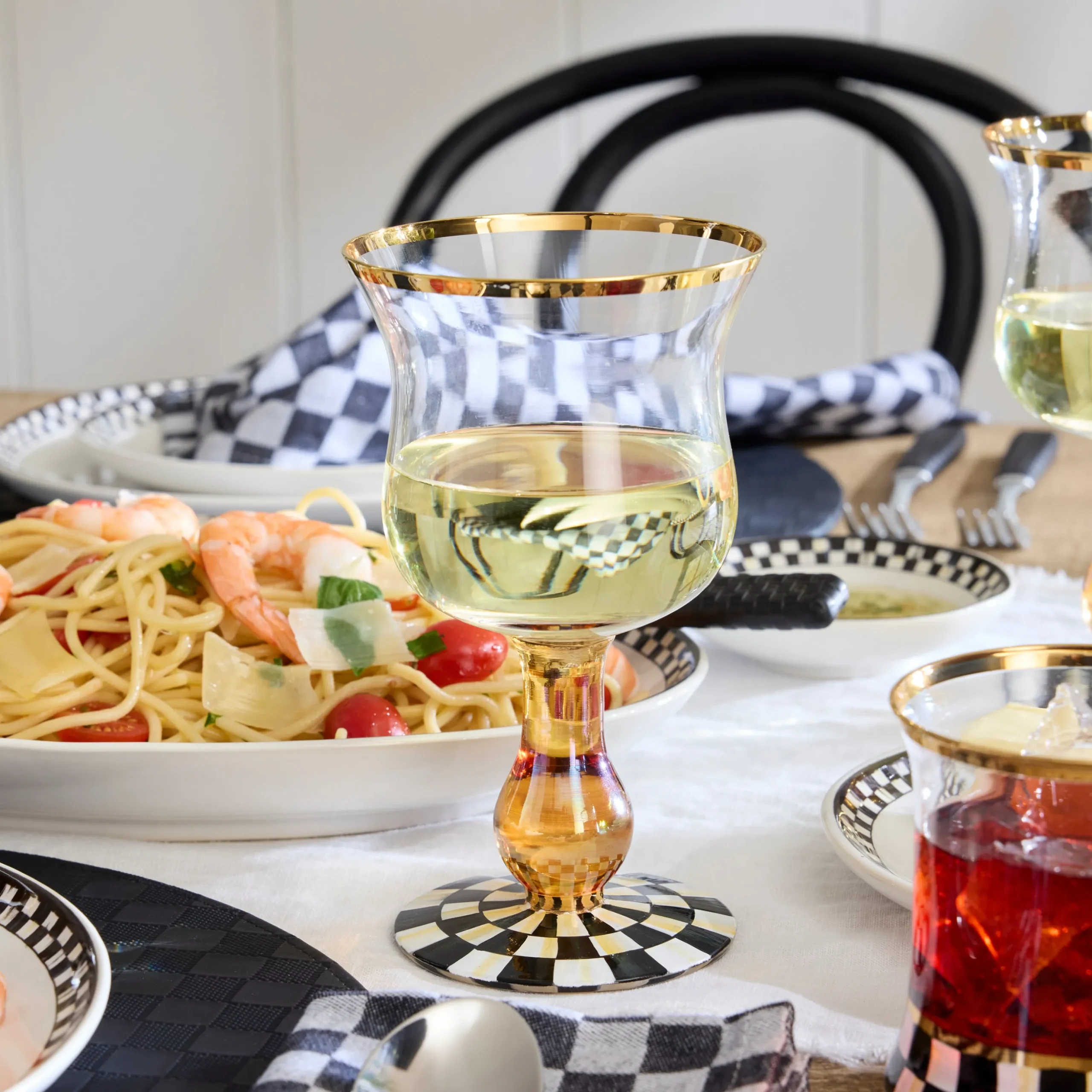 Courtly Check Wine Glass