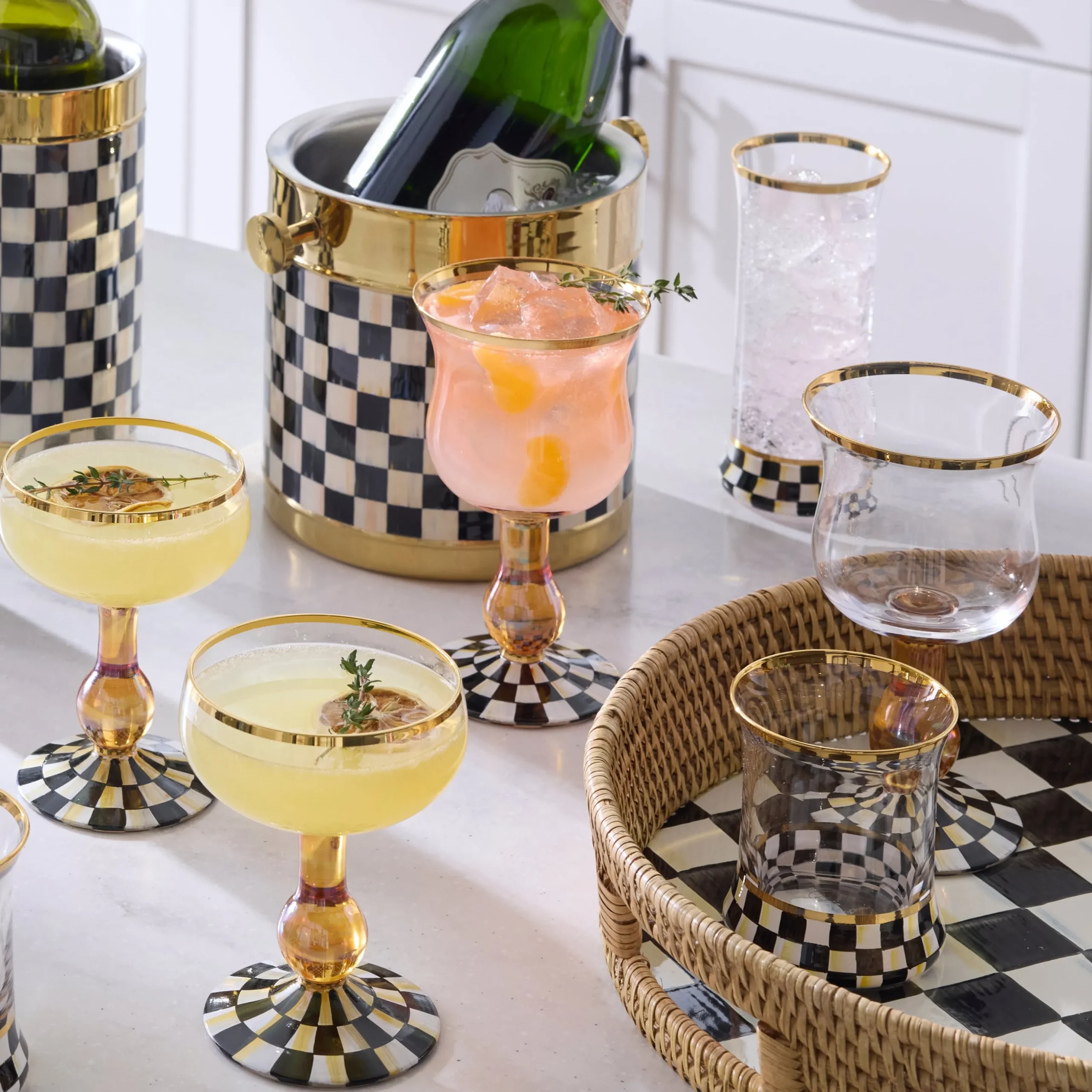 Courtly Check Wine Glass