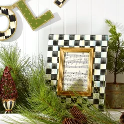 Courtly Check 4