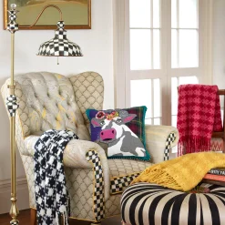 Courtly Farmhouse Floor Lamp