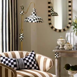 Courtly Farmhouse Floor Lamp