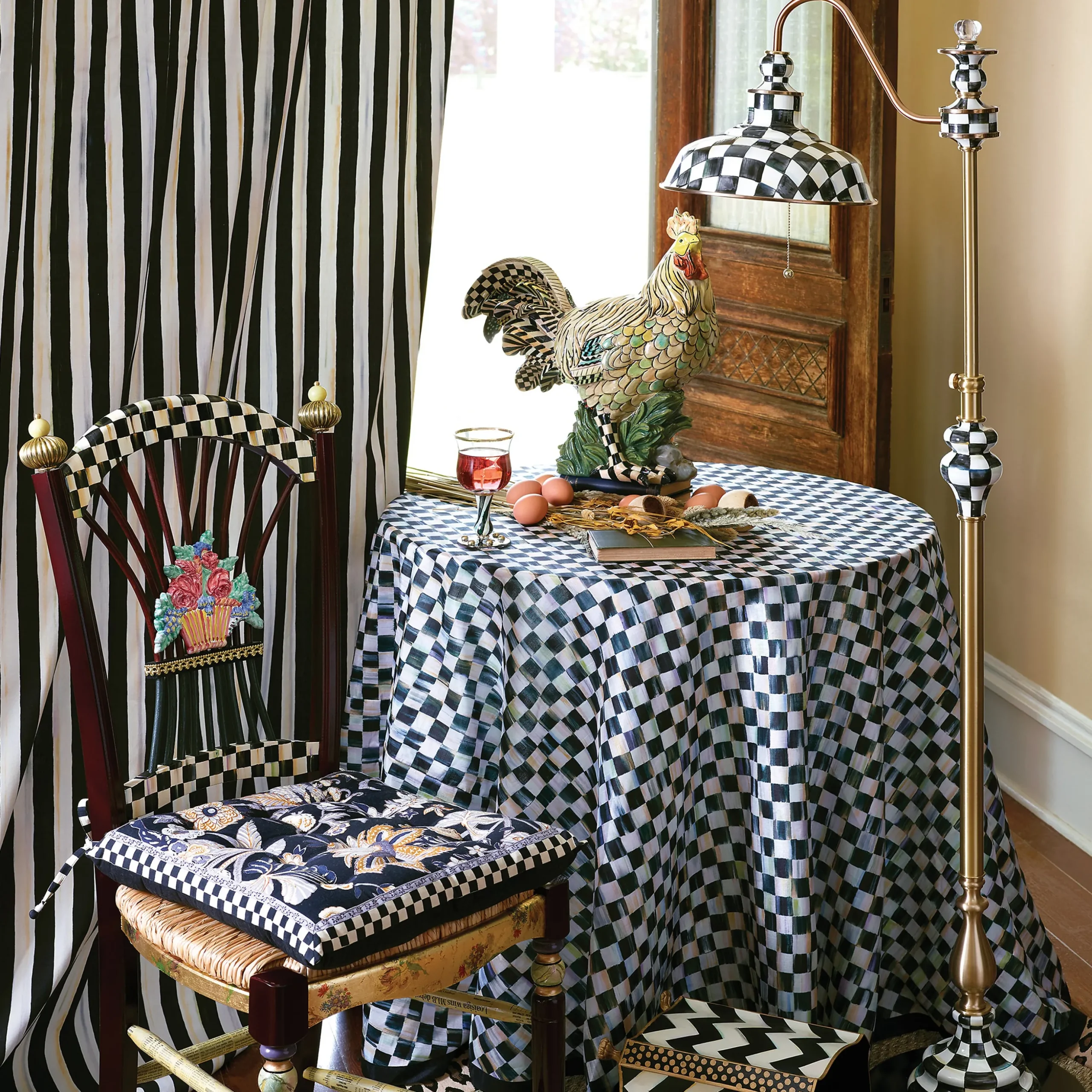 Courtly Farmhouse Floor Lamp
