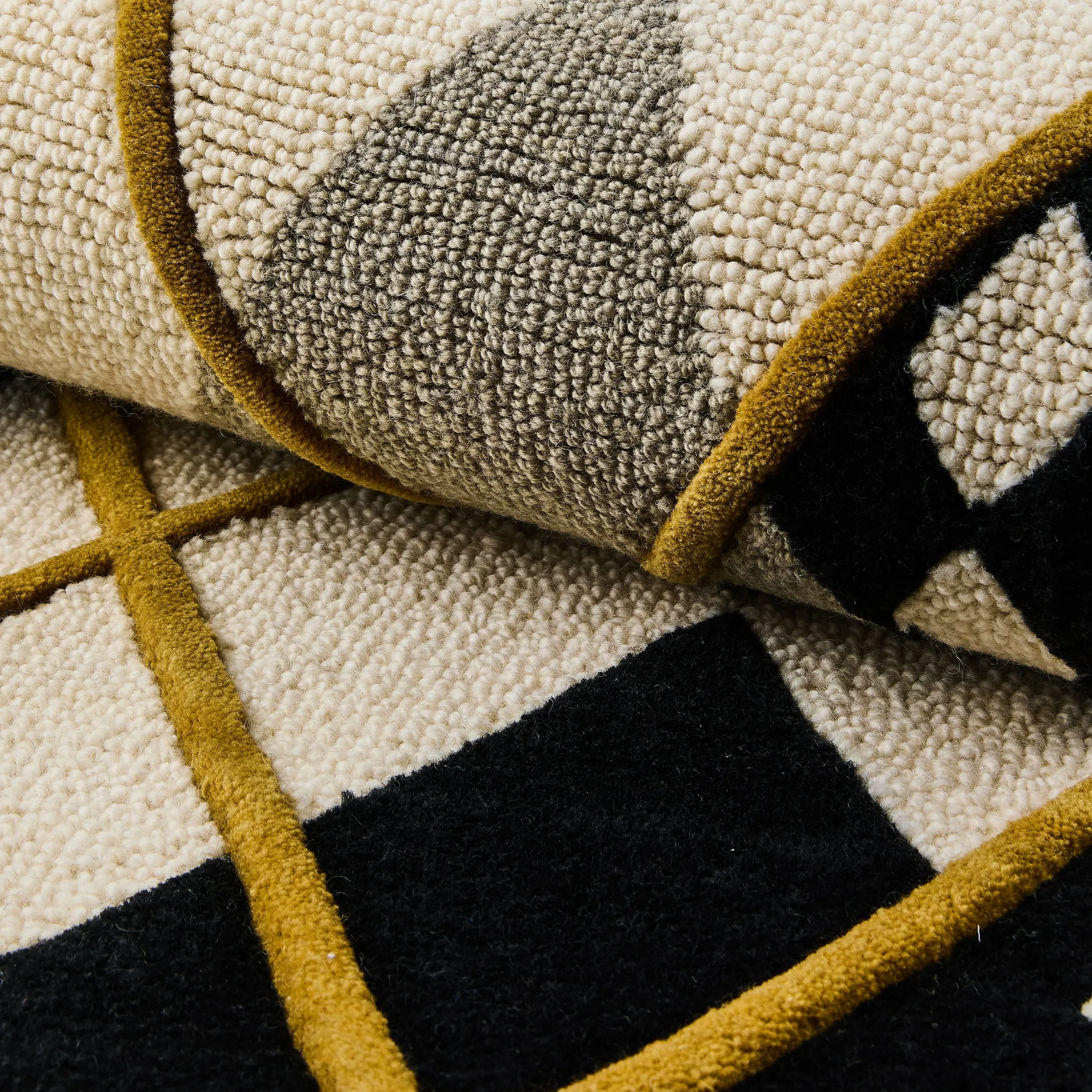 Cream Argyle 3' x 5' Rug