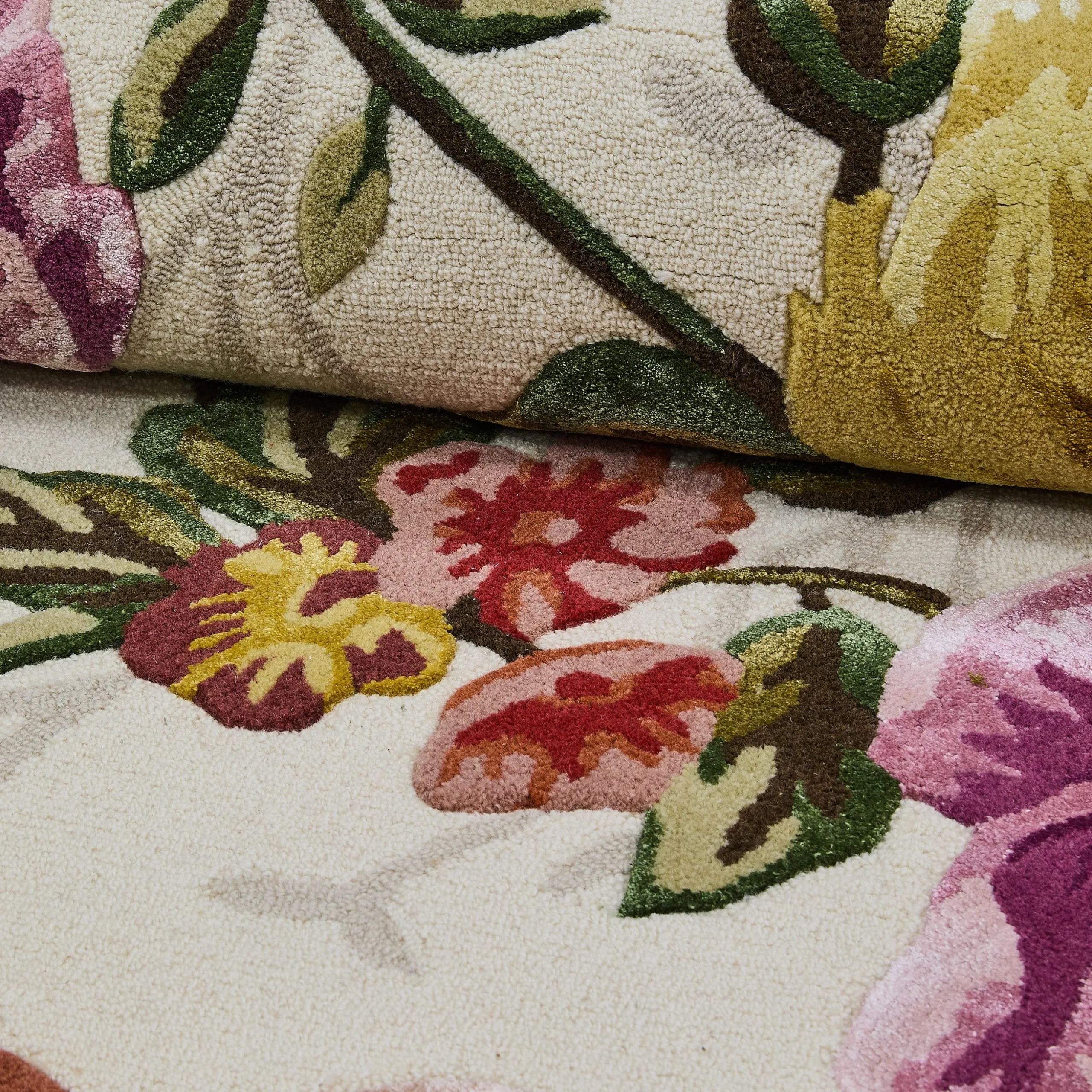Golden Peonies 6' Octagon Rug
