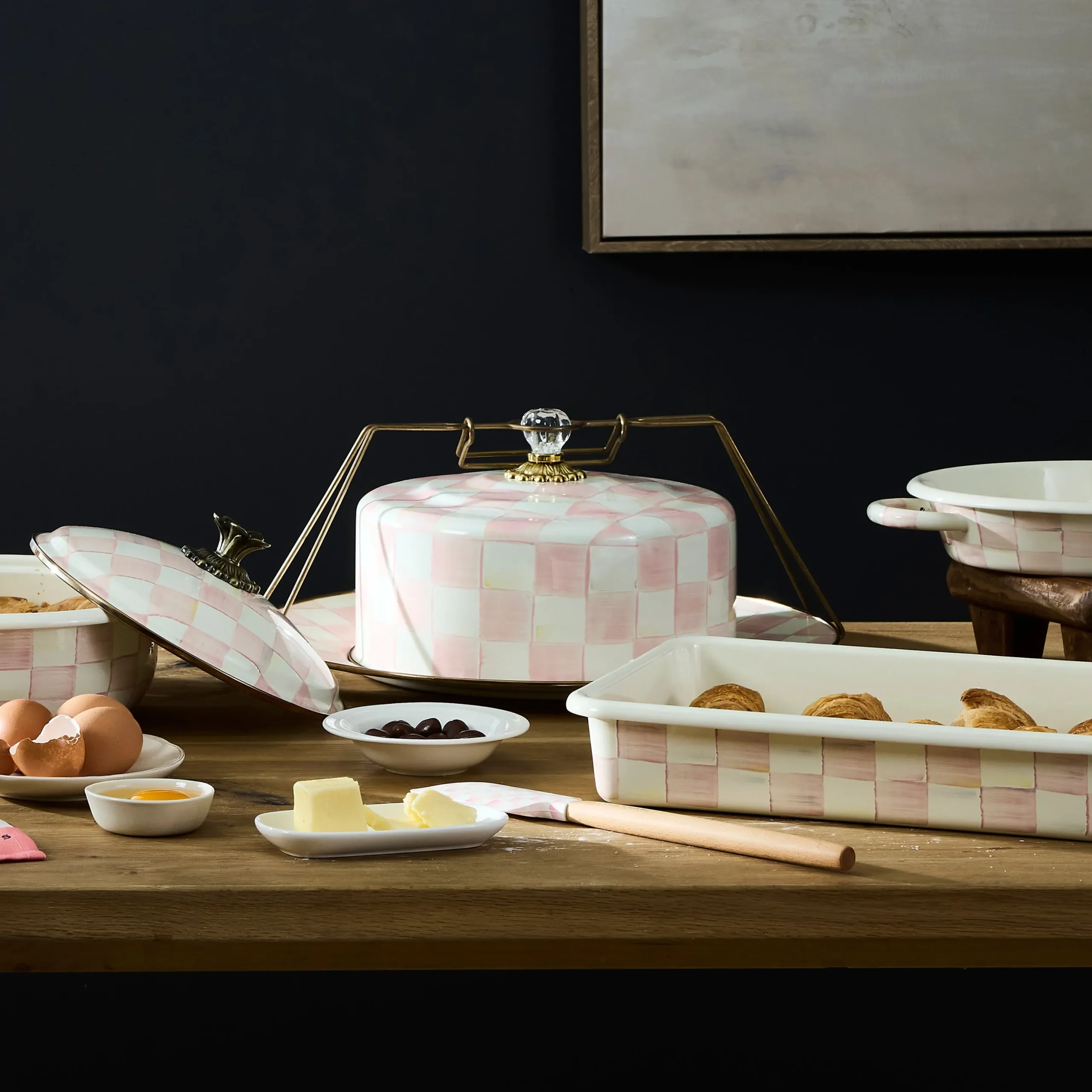 Rosy Check Cake Carrier
