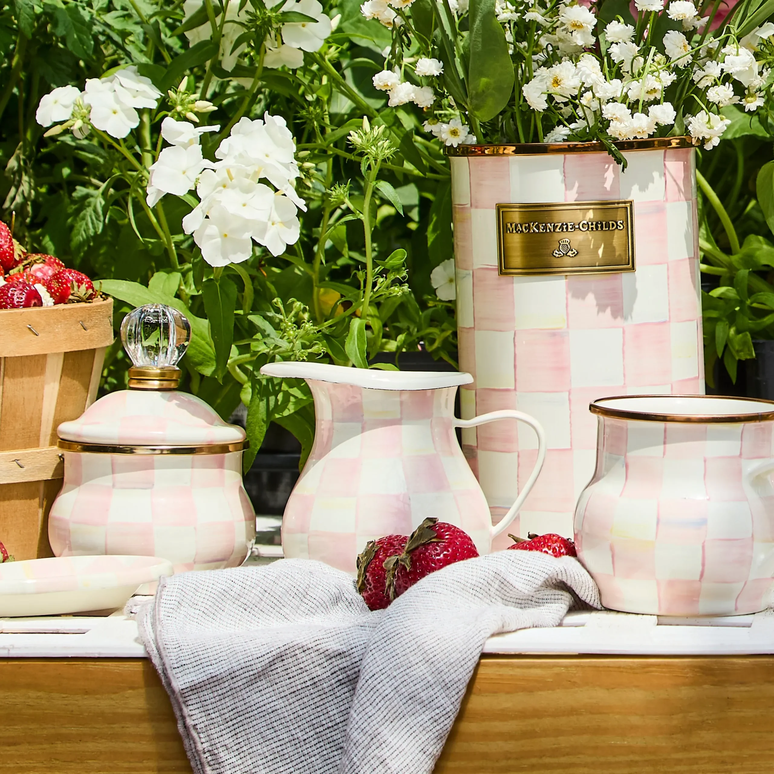 Rosy Check Creamer