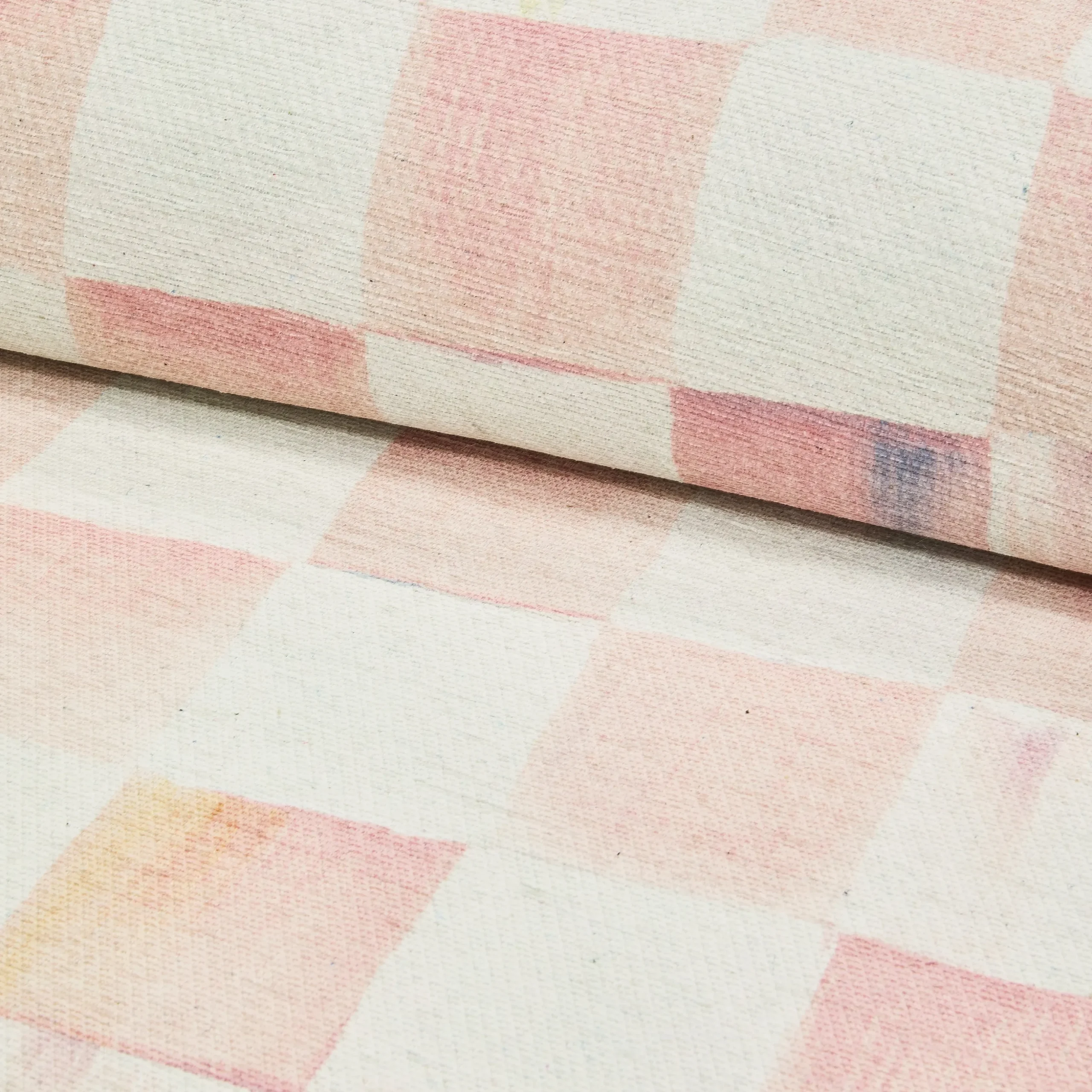 Rosy Checkered 6' Octagon Washable Rug