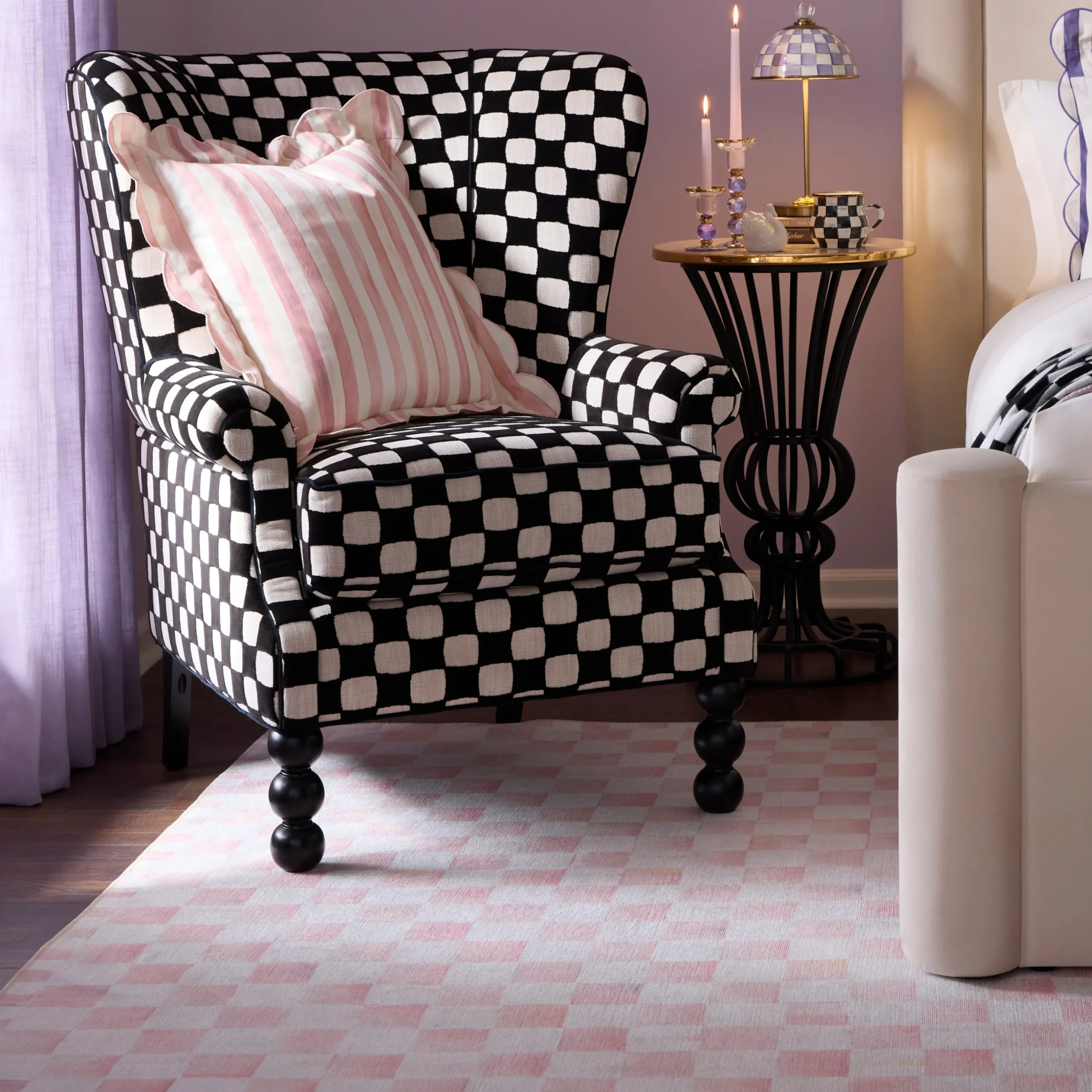 Rosy Checkered 8' x 10' Washable Rug
