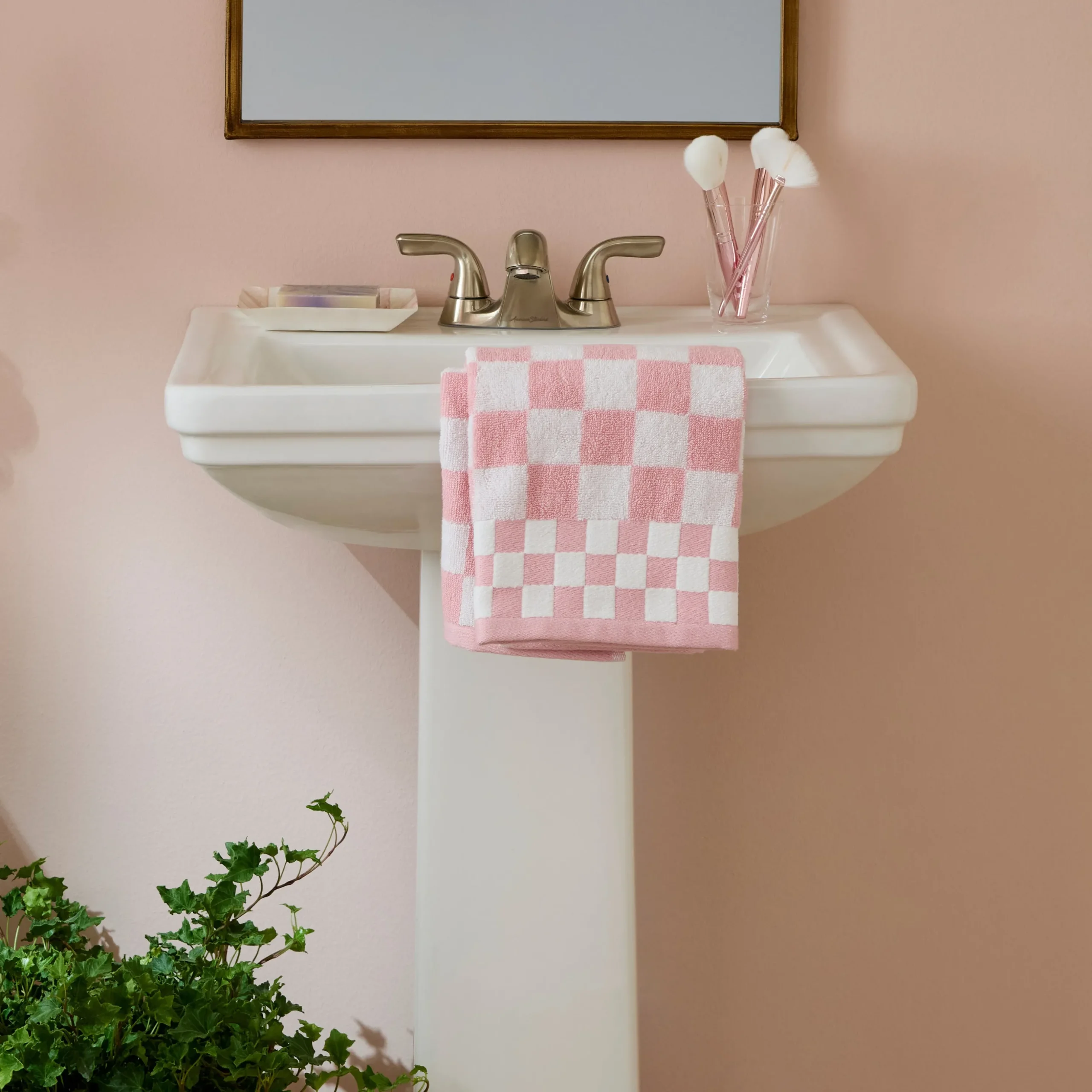 Rosy Check Hand Towel