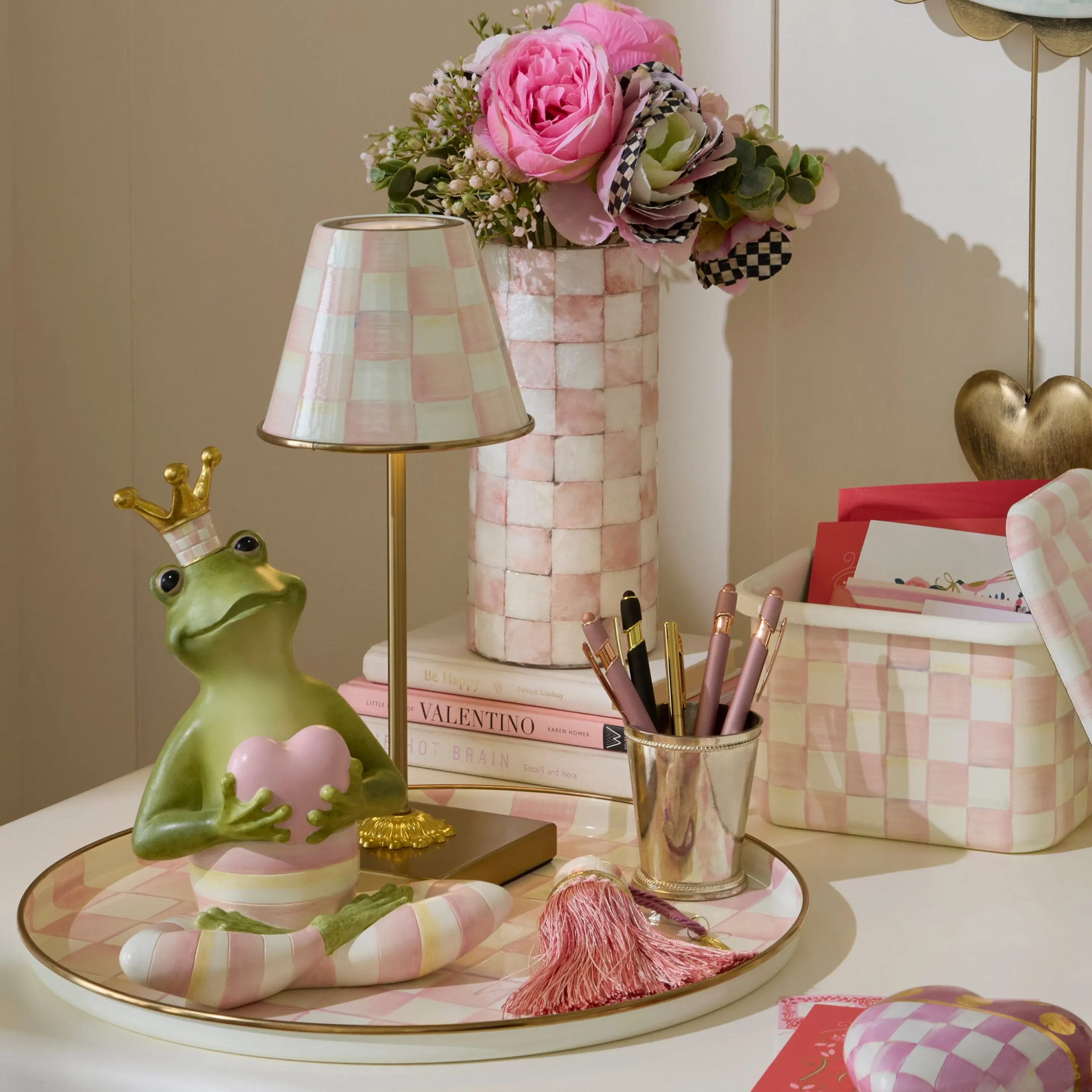 Rosy Check Round Tray