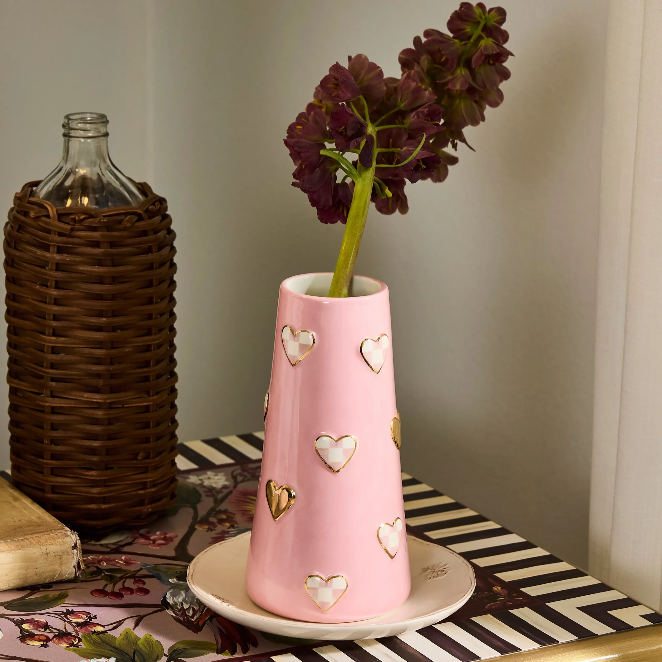 Rosy Check Short Heart Vase