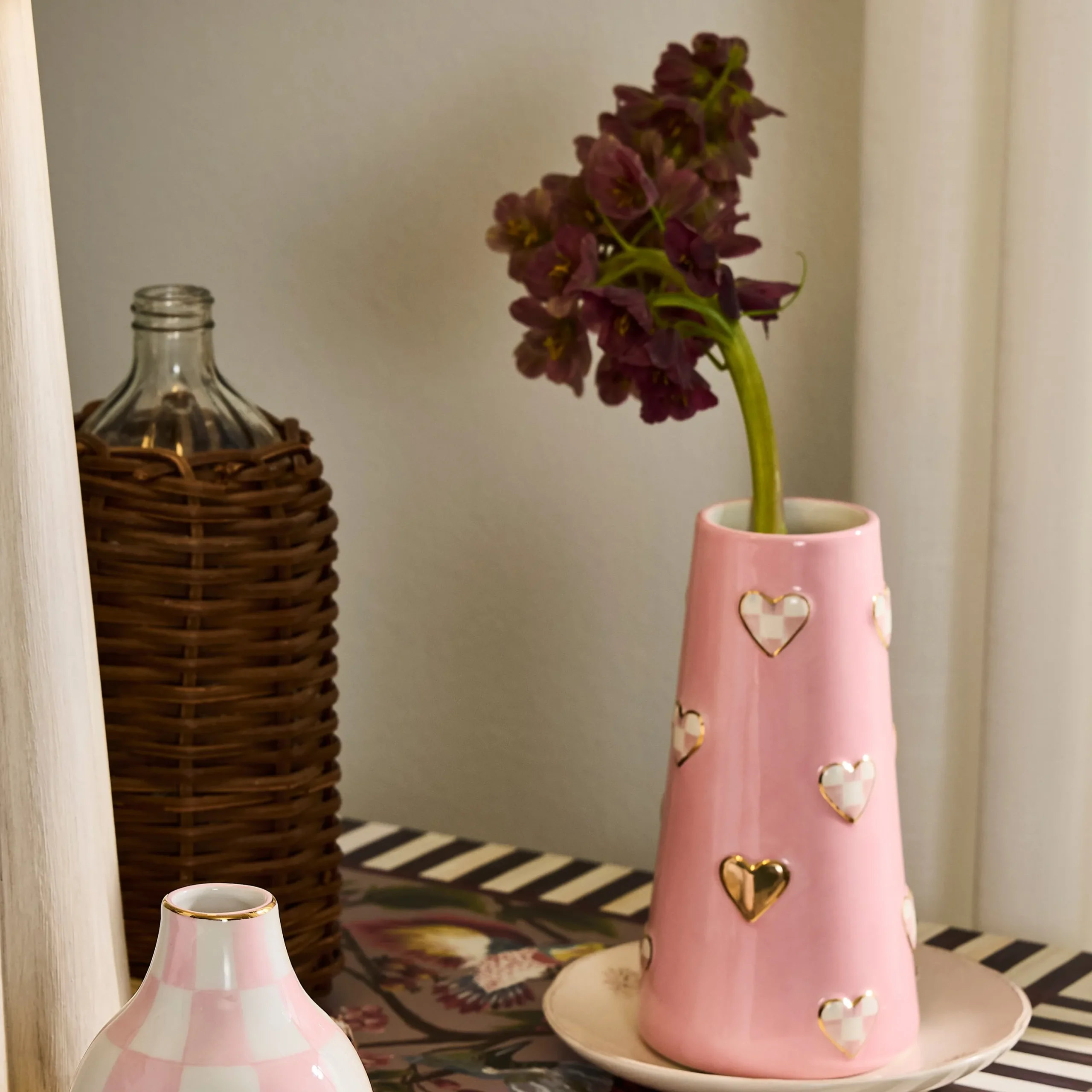 Rosy Check Short Heart Vase