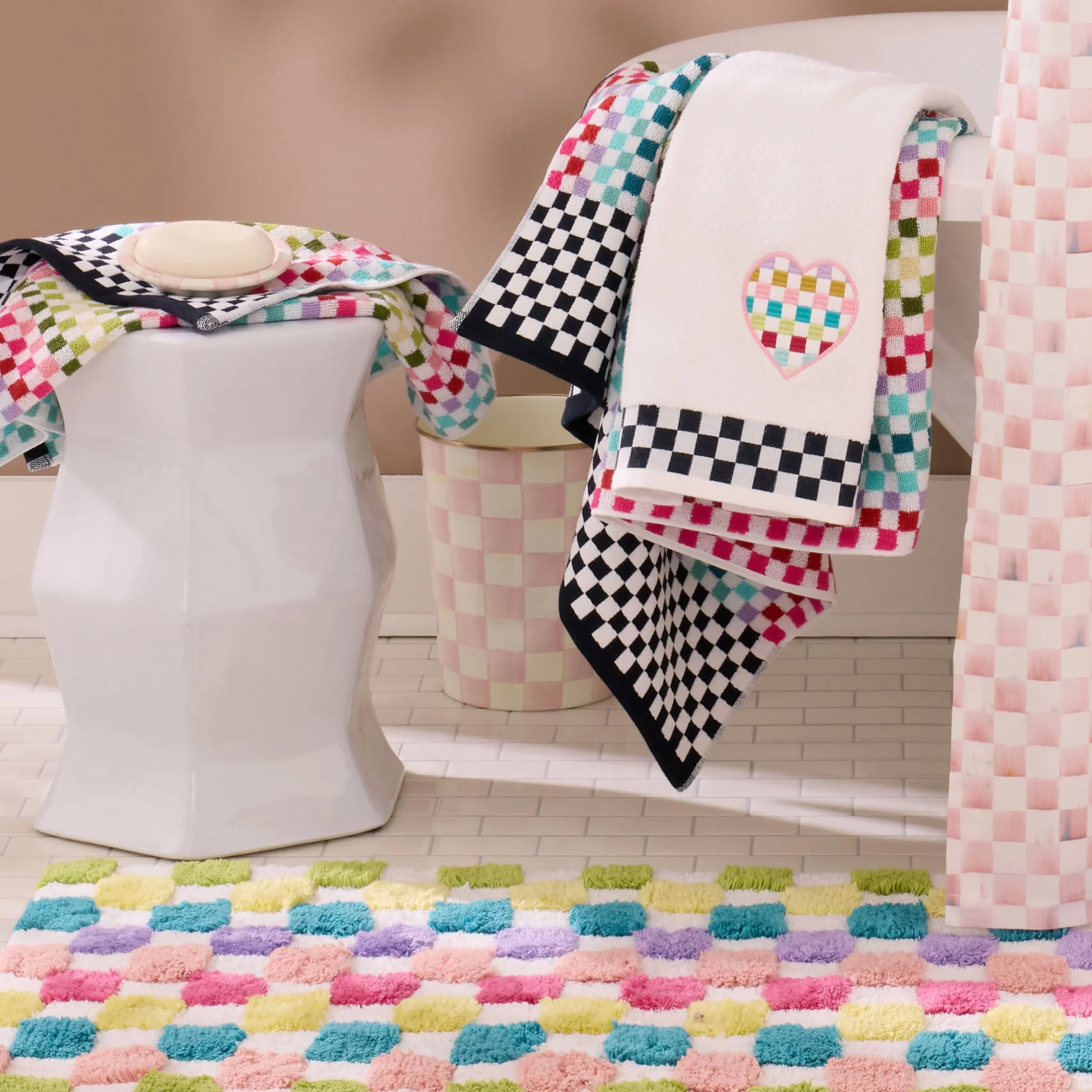 Rosy Check Waste Bin