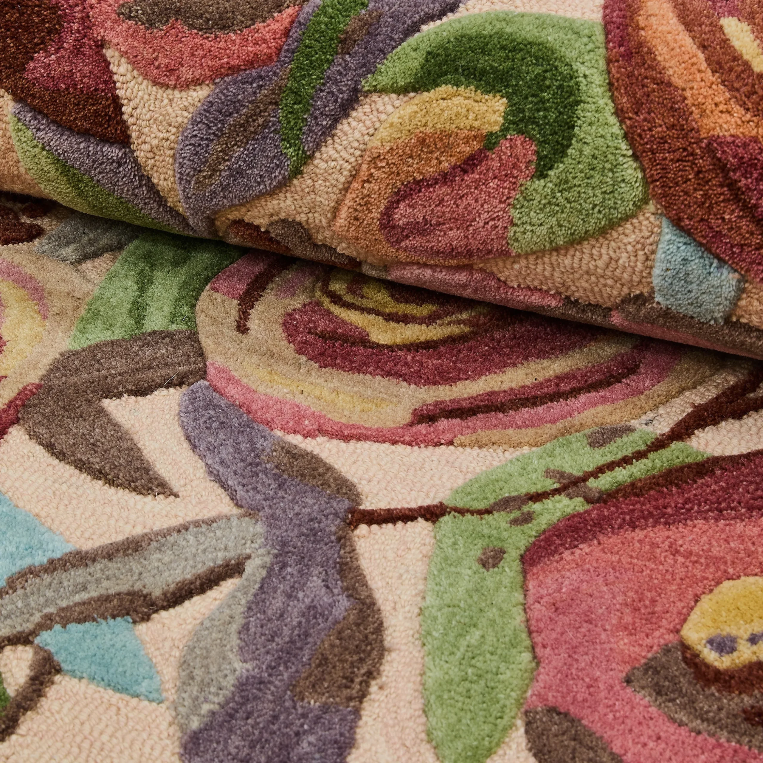 Sonia's Rose 2'3" x 3'9" Rug