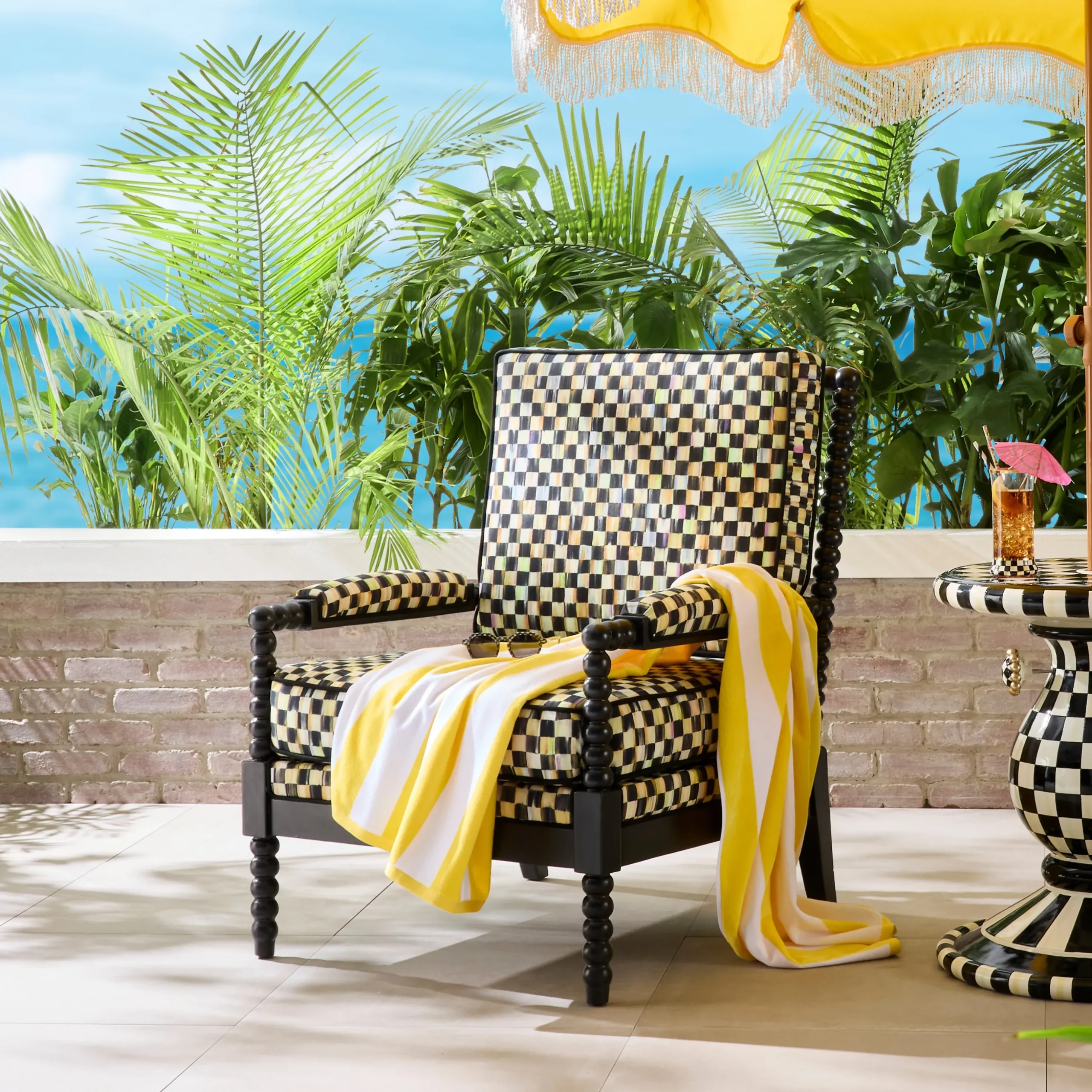 Spindle Check Outdoor Chair