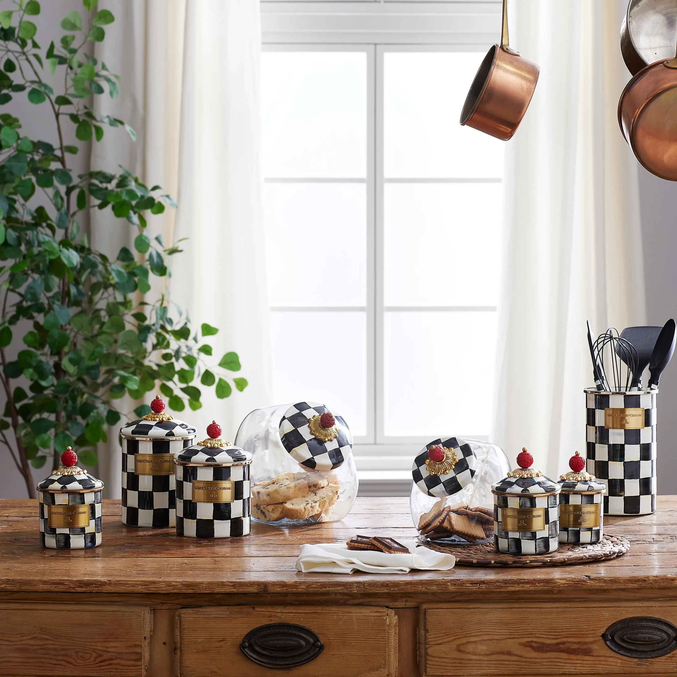 Sweets Jar with Courtly Check Enamel Lid
