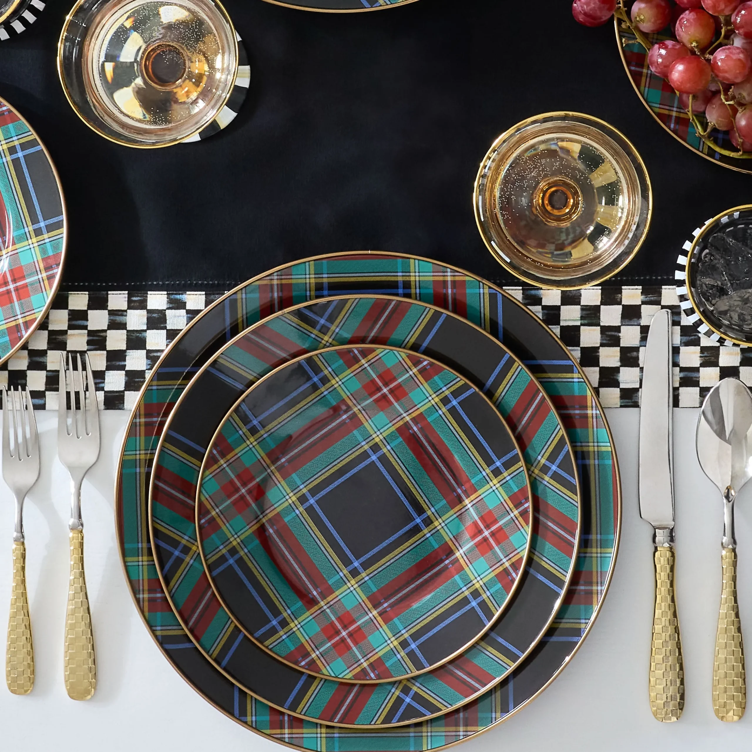 Tartan Black Charger