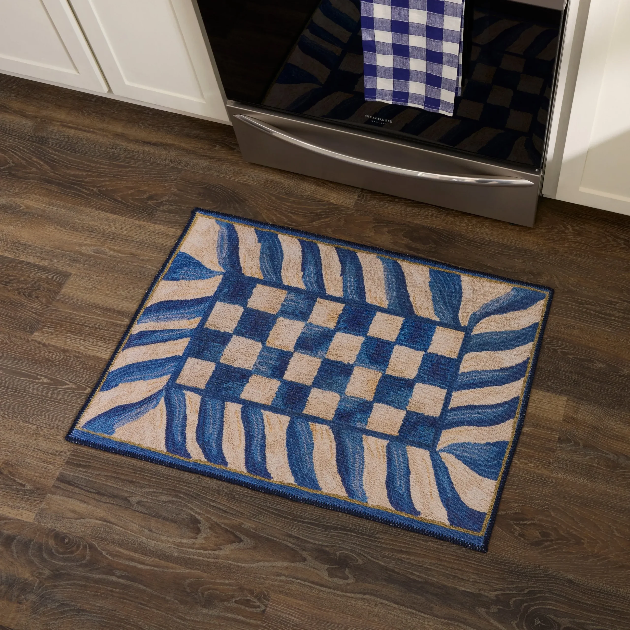 Truly Royal Check 2' x 3' Washable Rug